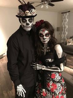 Day Of Dead Costume, 2017 Halloween Costumes, Unique Couple Halloween Costumes, Best Couples Costumes, Den Mrtvých, Dead Makeup, Skeleton Makeup, Costume Works