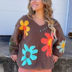 This trendy sweater combines the relaxed comfort of an oversized fit with a touch of floral elegance. The oversized silhouette offers a cozy and laid-back vibe, perfect for everyday wear. Whether you're pairing it with jeans for a casual day out or dressing it up with a skirt for a more polished outfit, our V-Neck Oversized Floral Pullover Sweater is the ultimate choice for a fashionable and versatile outfit. Trendy Sweater, Floral Pullover, Trendy Sweaters, Floral Sweater, Versatile Outfits, Oversized Silhouette, Free Giveaway, Pullover Sweater, Pullover Sweaters