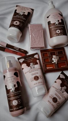 Meu novo cheirinho preferido! 🍫🐮🎀 Beauty Spa, Just Girl Things, Dream Life, Body Care, Beauty Products, Self Love, Vision Board, I Am Awesome, Marketing