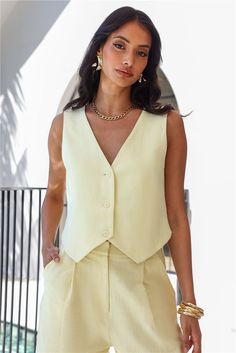 Gold Leather Vest, White Silk Top, Cloth Art, Ideas De Outfits, Clothes Summer, Cotton Set, Pink Midi Dress, Photoshoot Inspo