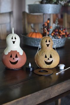 Finished and unfinished Casper Jack craft kit at Meadowbrooke Gourds Gourd Painting Ideas, Gourds Diy, Bat Craft, Halloween Art Projects, Jack Jack, Diy Craft Kit, Gourds Crafts, Jack And Jack, Stained Wood