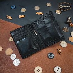 A high-quality leather wallet handmade with care, perfect for carrying your essentials in style Wallet Craft, Handmade Wallet, Leather Accessories