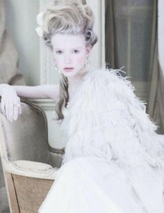 LET THEM EAT CAKE!!!!!!!!!!!!!!!!!!!!!!!! Baroque Hairstyle, Rococo Fashion, Ice Princess, Kirsten Dunst, Ice Queen, Snow Queen, Big Hair, Modern Painting