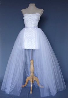 Hey, I found this really awesome Etsy listing at https://www.etsy.com/ca/listing/266453163/bridal-over-skirt-detachable-skirt Wedding Tulle Skirt, Short Tulle Skirt, Tutu Skirt Women, Tulle Wedding Skirt, Prom Costume, Wedding Tulle, Over Skirt, Detachable Skirt, Bridal Skirts