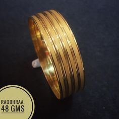 Unique Gold Jewelry Designs, Gold Jewelry Outfits, Modern Gold Jewelry, Wedding Crafts Diy, Mens Gold Jewelry, Bangles Design, Gold Designs, Bangles Jewelry Designs