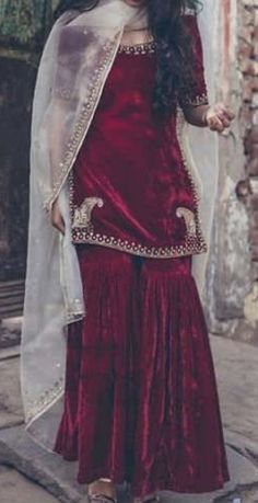 Satin Kurti Designs, Casual Anarkali, Velvet Sharara, Simple Dress Casual, Sharara Designs, Desi Dress, Simple Lehenga, Anarkali Lehenga