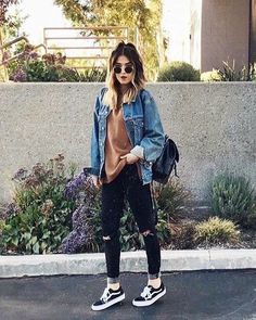 Denim jacket over beige sweater with black jeans. Classy Urban Outfits Women, Jean Jacket Outfits Midsize, 90s Grunge Style Summer, Styles For 2023 Clothes, Tomboy Mom Style, Vans Fall Outfits, Women’s Vans Outfit, Vans Outfits For Women, Outfits For Moms In Their 30s