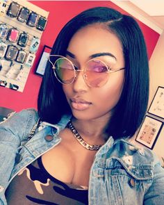 Middle part Blunt cut Bob style ❤️ gorgeous Quickweave Middle Part, Bob Quickweave, Karin Jinsui, Human Hair Wigs Blonde, Pelo Afro, Middle Part, Wigs For Black Women