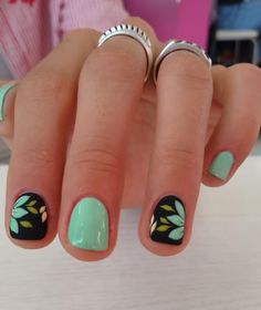 Nail Designs For Short Nails Flowers, Spring Nail Art Gel Nails, Trending Nails 2020, Pastel Nail Colors Spring, Very Short Manicured Nails, Cruise Nails Caribbean Ideas, Mommy And Me Nails Design, Vintage Flower Nails, Nail Art Designs Summer Gel