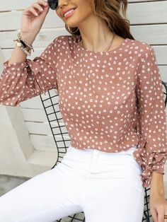 Womens Boho Tops, Ditsy Floral Top, Women Floral Blouse, Women Bodycon Dress, Womens Tops Summer, Ditsy Floral, Trendy Fashion Women, Ladies Tops Fashion, Boho Tops