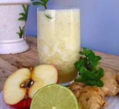 Suco antiobesidade: acelera o metabolismo e estimula queima de gordura | Cura pela Natureza.com.br Functional Food, Natural Juices, Natural Detox, Healthy Fitness, Detox Diet, Fitness Diet, Workout Food, Health Food