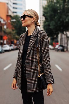 Fashion Jackson | A Perfect Plaid Blazer from Abercrombie Womens Plaid Coat, Vintage Blazer Outfit, Plaid Blazer Outfit Women, Hello Tomorrow, Womens Plaid Blazer, Checkered Coat, Fashion Jackson, Coat Style, Plaid Coat