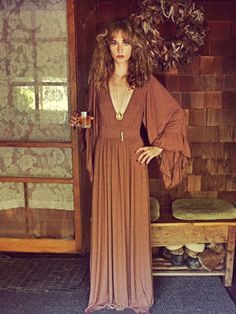 Stile Hippie Chic, Looks Hippie, Look Boho Chic, Mode Hippie, Estilo Hippie, Plunge Dress, Bohol, 70s Dress, Grunge Goth