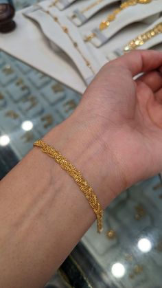 Arab Gold Jewelry Bracelets, Pakistani Gold Bracelet, Bracelet Design For Girls In Gold, Arab Gold Bracelet, Gold Bracelet Aesthetic, Gold Jewelry Pakistani, Man Gold Bracelet Design