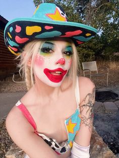 #clown #clowncore #clownaesthetic #clowngirlmakeup #cowgirl #cowboy Rodeo Clown Makeup, Female Clown Costume, Clown Cowboy, Hot Clown Makeup, Hobo Clown, Rodeo Clown, Clown Pics