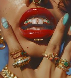 Woman With Grills, Grillz Aesthetic Wallpaper, Wedding Grills Teeth, Rapper Jewelry Aesthetic, Grills Photoshoot, Tooth Gem Photoshoot, Gap Grillz Women, Grillz For Females Aesthetic, Grillz Photoshoot