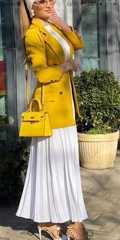 Bright Color Office Outfit, Moslem Fashion, Trends 2025, Muslim Outfits Casual, Iranian Women Fashion, Modest Dresses Casual, Hijabi Outfits Casual, Modesty Fashion