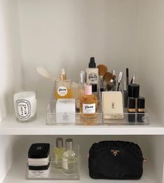 Make Up Desk, Makeup Cabinet, Skin Care Routine 30s, Oily Skin Care Routine, Black Skin Care, Glow Skin, Oily Skin Care, Beauty Aesthetic, Makati