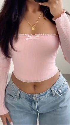 Clean Girl Outfit, 90s Stars, Coquette Top, Coquette Outfit, Best Outfits, Cute Simple Outfits, Pink Top