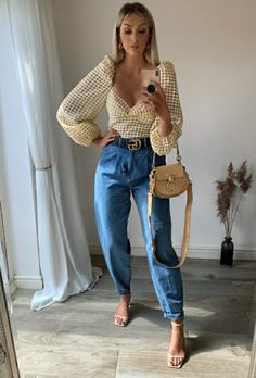 Dark Wash 5 Pocket Balloon Jeans. Sold Out Online. Trendy. Balloon Ultra High Ankle Jean's. Conscious Collection Balloon Jeans, Blouses Designs, Sporty Spice, Fashion Blouses, Mom Jeans Outfit, Active Outfits, Jean Trends, Street Style Summer, H&m Jeans