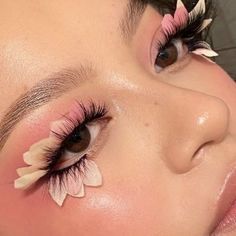 Bonita Femur Aesthetic, Fairy Makeup Pink, Spring Fairy Costume, Pink Flower Makeup, Pink Fairy Makeup, Rave Bae, Fairy Costumes, Maquillage On Fleek, Water Shoot