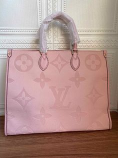 Pink Louis Vuitton, Shopping Accessories, Luxury Bags Collection, Girly Bags, Top Handbags, Luxury Purses, Fancy Bags, Pretty Bags, Cute Purses