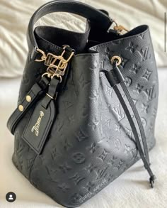 Lv Neonoe Bag, Lv Neonoe, Luxury Bags Collection, Expensive Handbags, Bag Obsession, Stylish Purse, Swag Bag