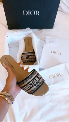 Christian Dior Fashion, Chanel Purse, Dior Fashion, Dior Handbags, Girly Shoes, Chanel Espadrille, Casual Slippers, Bvlgari Bags, Dior Shoes