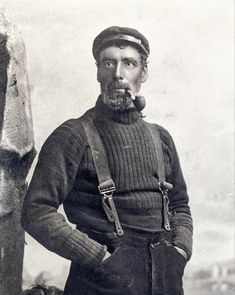 1920s Dock Worker, Old Fisherman Photography, Sailor Outfit Mens Aesthetic, New England Fisherman Aesthetic, Fisherman Style Men, Fisherman Outfit Men, Fishermen Outfits, Old Sailor Aesthetic, Lighthouse Keeper Outfit