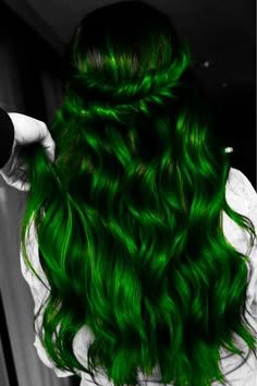 Jade Green Hair Color, Dark Green Highlights In Brown Hair, Phantom Green Hair, Black To Green Hair, Dark Green Hair Color, Slytherin Hair, Moss Green Hair, Slytherin Oc, Kate Aesthetic