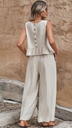 Linen Style Fashion, Wide Leg Pants Outfits, Linen Bottoms, Linen Fashion, High Waist Wide Leg Pants, Elegante Casual, Linen Style, Hem Top, Loose Pants