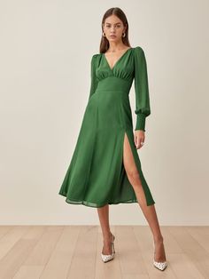 Green Dress Outfit, Midi Dress Formal, Sweet Shop, Reformation Dresses, Midi Dress With Sleeves, Long Sleeve Midi