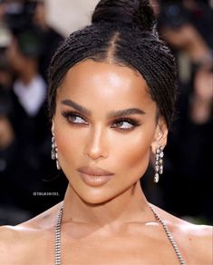 Teaira Walker Makeup, Makeup Olive Skin Brown Eyes, Zoe Kravitz Makeup, Bridal Makeup For Dark Skin, Meeting Makeup, Black Tie Makeup, Olive Skin Makeup, Brown Girls Makeup, Zoë Kravitz