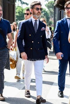 Blue Blazer Outfit Men, Clothes For Men Over 50, Blue Blazer Outfit, Green Suit Men, Suits Ideas, Summer Suits Men, Blazer Outfits Men, Mens Smart Casual Outfits, Gentleman Outfit