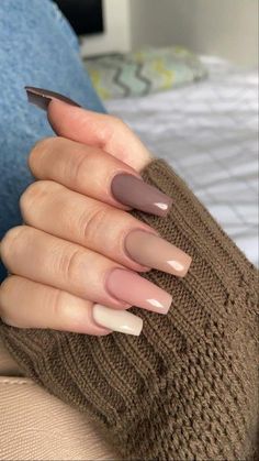 Estilo , aesthetic, outfit, maquillaje, tips Fall Gel Nails, Fall Acrylic Nails, Classy Acrylic Nails, Acrylic Nails Coffin Short, Neutral Nails, Autumn Nails, Classy Nails, Pretty Acrylic Nails, Short Acrylic Nails