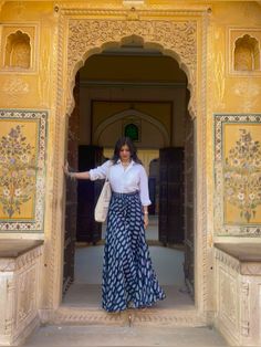 Jaipur aesthetic, indo-western outfit, desi outfit, Rajasthan Indo Western Outfits Casual, Jaipur Aesthetic, Indo Western Outfits For Women, Printed Skirt Outfit, Stylish Kurtis Design, Vacation Outfits Women, Everyday Casual Outfits, Desi Fashion Casual, Trendy Dress Outfits