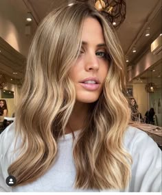 Dark Blonde Short Hair, Blonde To Brunette Before And After, Level 7 Hair Color, Ready Hairstyles, Selena Gomez Aesthetic, Short Haircut Tutorial, Short Haircut For Women, Hair 2025, Warm Blonde Hair