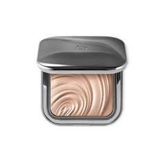 Silky and reflective powder highlighter Makeup Kiko, Liquid Lip Color, Blush Highlighter, Kiko Milano, Powder Highlighter, Body Makeup, Highlighter Makeup, Makeup Items, Best Face Products