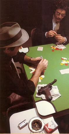 Tavolo | Table POKER, Joe Colombo 1968 E' venerdì sera, perchè non concedersi una partita a poker tra amici?  It's Friday night, what about a game of poker with friends? Poker Table Painting, Poker Photoshoot, Poker Photography, Poker Scene, Poker Aesthetic, Gambling Table, Der Joker