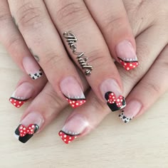 Short Nails Ideas Disney, Disney Nails Design Ideas, Mini Mouse Nails Designs, Minnie Nails Designs, Mickey Mouse Acrylic Nails, Minnie Mouse Nail Designs, Disney Nail Designs Simple, Simple Disney Nail Designs, Mickey And Minnie Nails