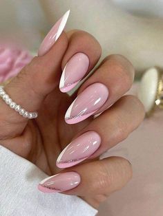 30 Gorgeous Almond Nail Ideas To Vamp Up Your Beauty - 244 Colorful Nails, Lines On Nails, Almond Nails Designs, Almond Nail, White Nail, Oval Nails, Chic Nails, Nail Arts, Nail Polishes