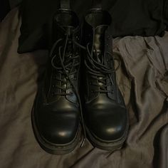 Good Condition. Need To Be Broken In. Academia Male, Dark Academia Male, Shoes Dr Martens, Male Shoes, Boot Shoes, Dr Martens Black, Dr Martens Boots, Dr Martens Shoes, Martens Shoes