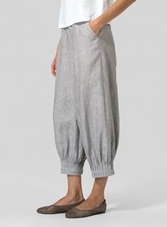 Linen Pleated Cuff Crop Pants Relaxed Fit Linen Harem Pants With Pockets, Casual Linen Lounging Pants, Casual Linen Lounging Bottoms, Linen Bottoms With Elastic Waistband For Lounging, Linen Wide-leg Harem Pants With Pockets, Linen Harem Pants With Pockets, Spring Linen Lounging Pants, Linen Harem Pants For Loungewear, Linen Pants For Lounging