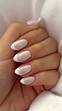 Not my pic dm for credit Clean girl , clean girl aesthetic , vanilla girl , vanilla girl aesthetic , vanilla girl nails , clean girl nails , nail designs , clean nails , basic nails Ombre Chrome Nails, White French Tips, White Chrome Nails, White Tip Nails, Pink Chrome Nails, Bunny Nails, Milky Nails, Viral On Tiktok, Eye Nails