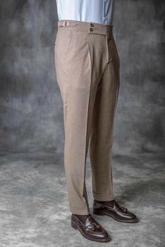 Italian Pants, Mens Pants Fashion Casual, Pini Parma, Formal Pants Women, Mens Winter Fashion Outfits, Stylish Men Wear, Dapper Outfit, Pants Outfit Men