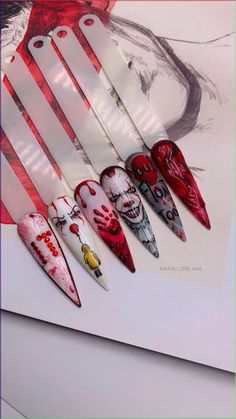 It Nails Halloween, Halloween Character Nails, Portrait Nail Art, Horror Nails Halloween, Horror Nail Art, Creepy Nail Art, Horror Movie Nails, Creepy Halloween Nails, Scary Halloween Nails Design