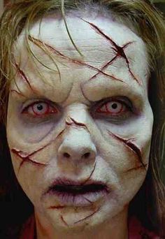 Exorcist - so effective! Beginning Makeup, Zombie Halloween Makeup, Spfx Makeup, Monster Makeup, Zombie Walk