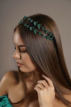 This Gorgeous Emerald double tiara headband with shiny crystals - completely handmade ,very comfortable to wear. All beads are individually sawed in by me with love and care! READY TO SHIP. * All items are gift boxed and your order will be carefully packed in branded box, so that the product is fixed in the box and not bruised. ------------------------------ ✅Real colours may slightly different from one monitor to another,as it depends on. Specific monitor settings. ✅The products will be shipped by courier company and the trucking number will be sent to the customers. ✅Created in a pet-free and smoke-free home. ✅ Sent in branded silk pouch Gift box-in additional option Want to find more beaded headbands? Look here  https://www.etsy.com/shop/RADAPOLA?ref=seller-platform-mcnav&section_id=361 Emerald Green Crown, Emerald Tiara, Emerald Wedding Colors, Green Chandelier Earrings, Emerald Green Hair, Emerald Hair, Double Headband, Dark Green Wedding, Dark Green Hair