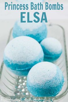 These Elsa bath bombs are a great gift idea for any Frozen fan. The ombre bath bomb recipe is clean and safe for all skin and an easy DIY bath fizzy recipe. Frozen Gifts, Bath Boms, Săpunuri Handmade, Bath Stuff, Bombe Recipe, Lush Bath, Bath Bomb Recipes, Bath Fizzies, Sugar Scrubs