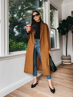 Fall Outfits Minimalist, Grad School Outfit, Minimalist Fall Outfit, Natalie Borton, Silhouette Mode, Fall Brunch, Perfect Fall Outfit, 30s Fashion, Outfit Formulas